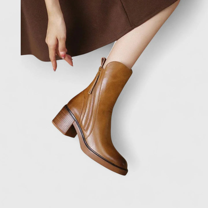 Λαμπρινή - Κομψά μποτάκια με διαχρονική φινέτσα και άνεση