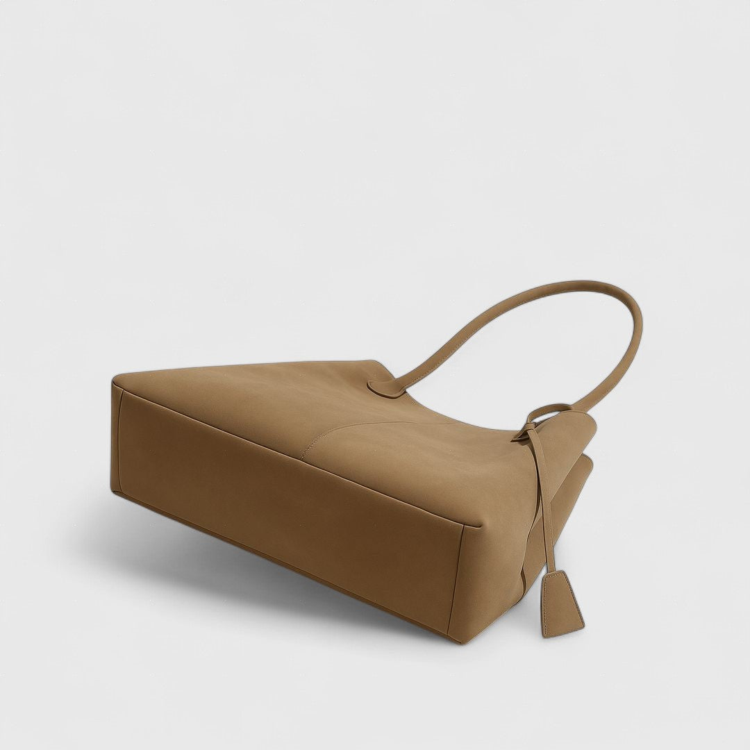 Ναυσικά - Maxi τσάντα με εκλεπτυσμένο design και ευρύχωρη χωρητικότητα