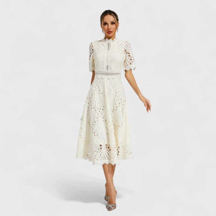 Λυδία - κομψό μεσοφόρι με δαντέλα για γυναίκες