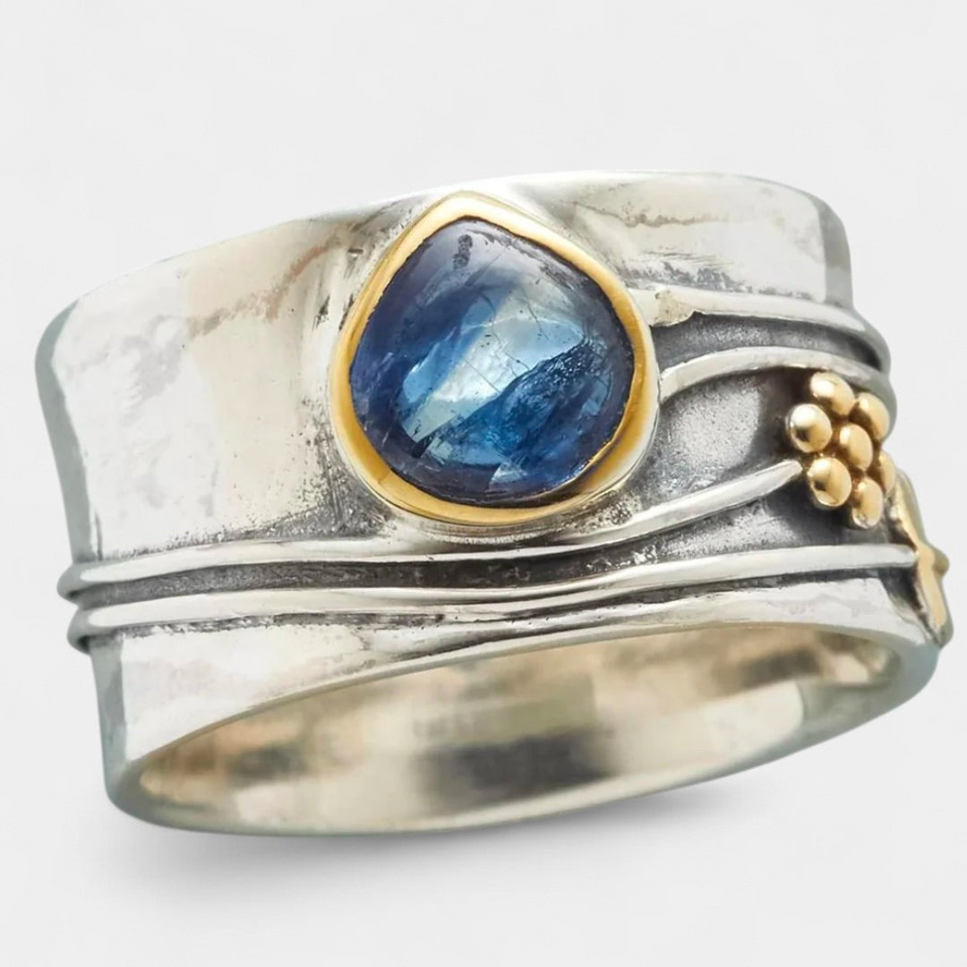 Αλεξάνδρα - Κομψό ασημένιο δαχτυλίδι vintage με μπλε ζαφείρι