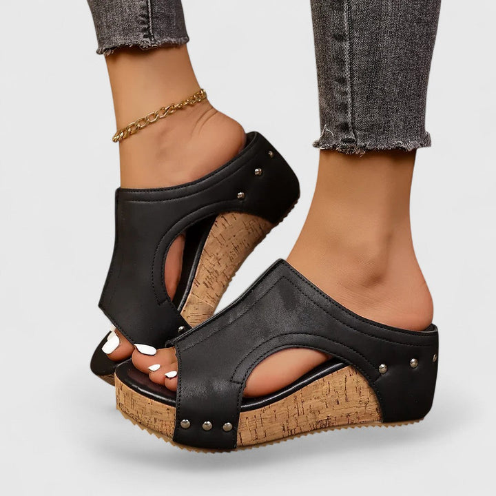 Μαριγώ - Ορθοπεδικά σανδάλια πλατφόρμα με σχεδιασμό κομψό