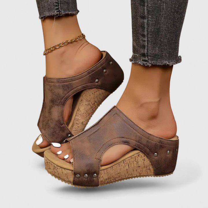 Μαριγώ - Ορθοπεδικά σανδάλια πλατφόρμα με σχεδιασμό κομψό