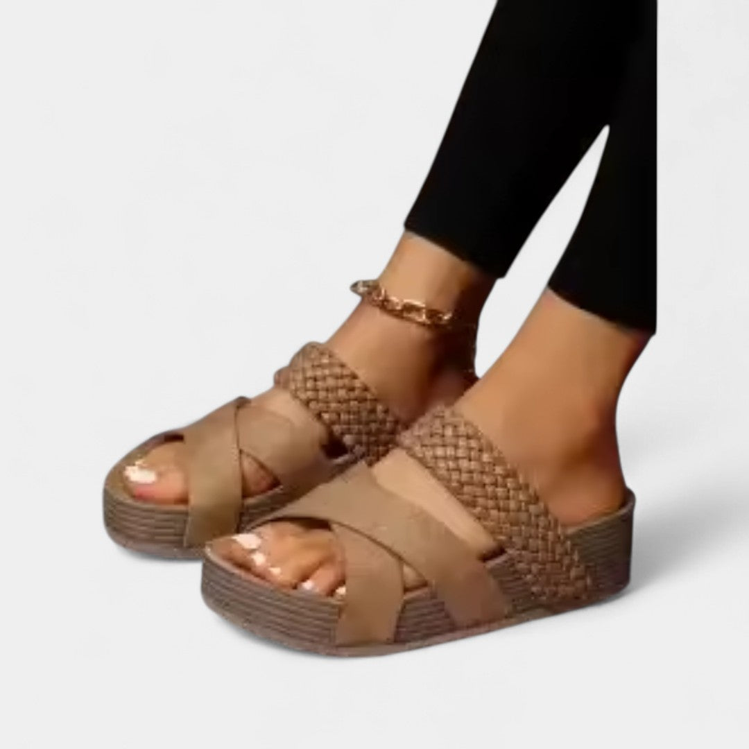 Χριστίνα - Κομψά σανδάλια με άνεση και στήριξη καθημερινά