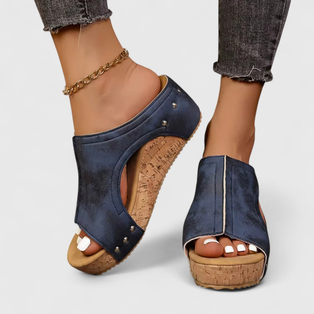 Μαριγώ - Ορθοπεδικά σανδάλια πλατφόρμα με σχεδιασμό κομψό