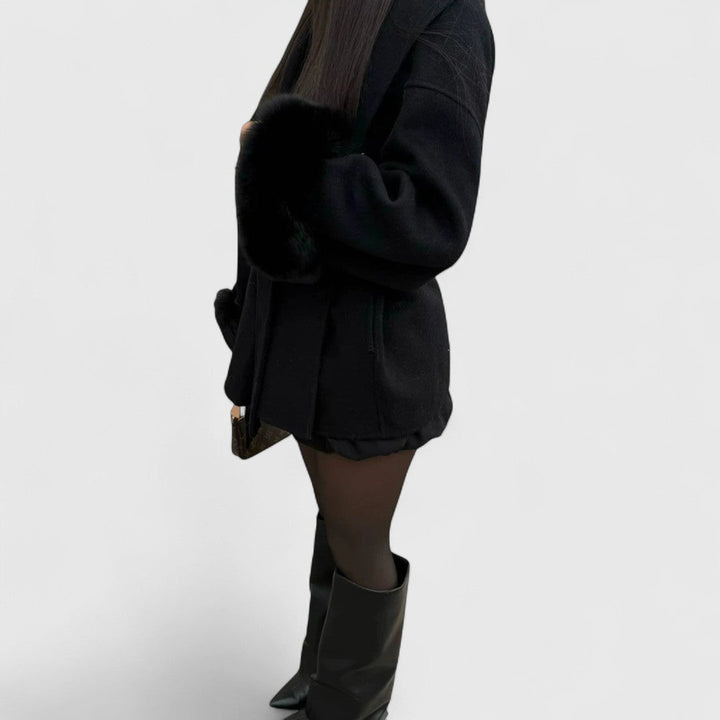 Ανθή - Κομψό παλτό με λεπτομέρειες από οικολογική γούνα