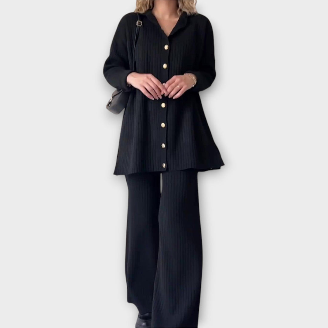 Σετ με Ριμπ Λεπτομέρειες και Κομψή Γραμμή 