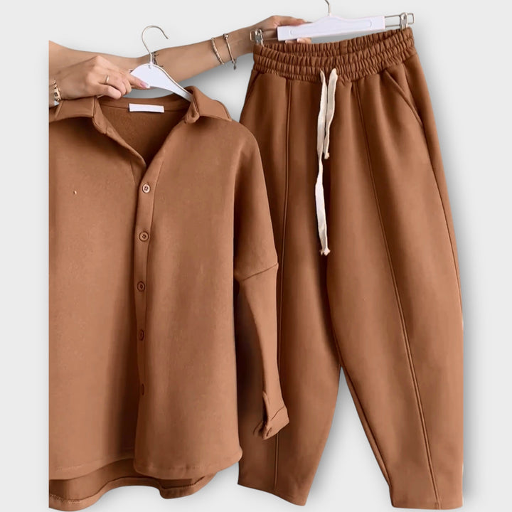 Σετ με Κουμπιά και Κομψή Γραμμή