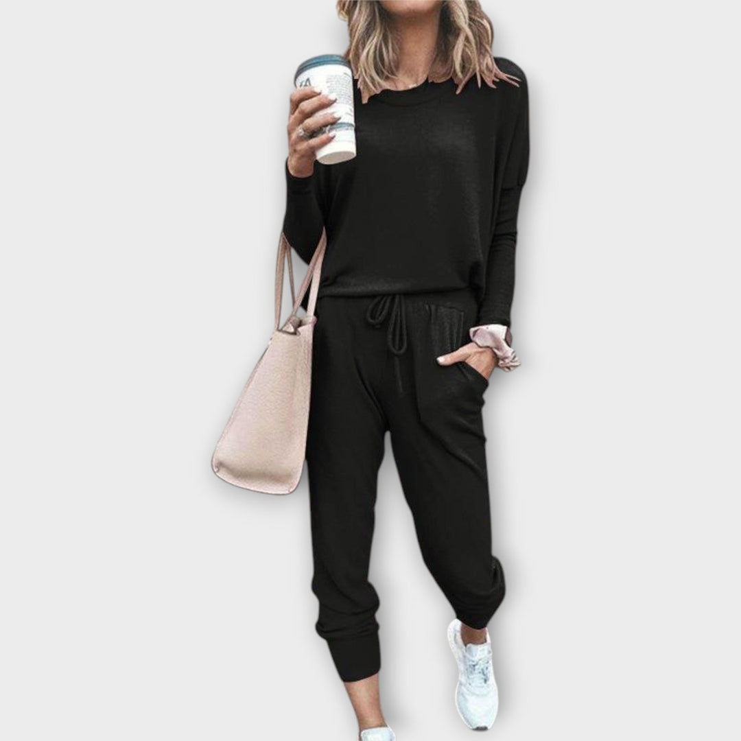 Σετ Lounge με Χαλαρή Εφαρμογή και Minimal Αισθητική 