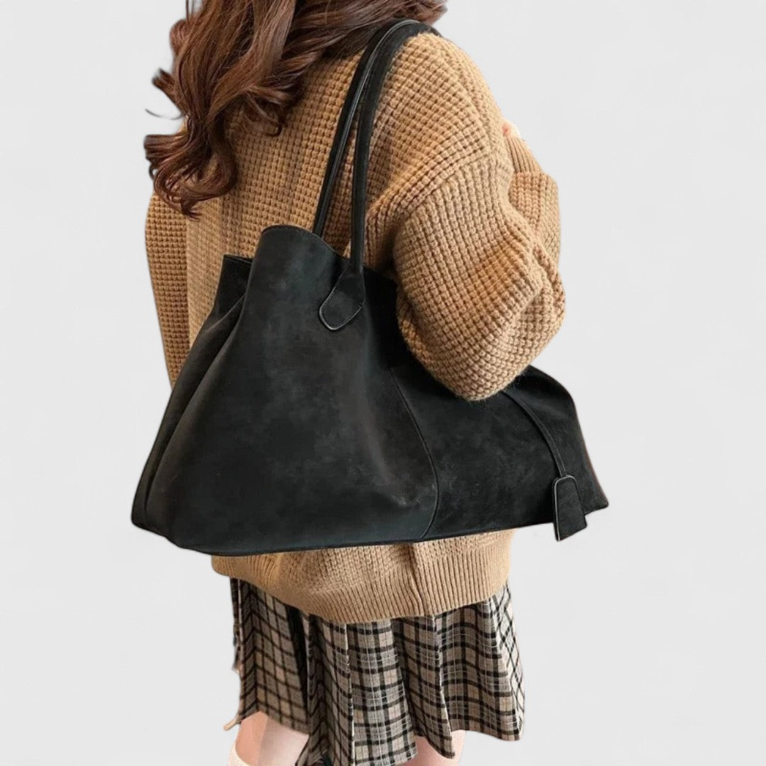 Ναυσικά - Maxi τσάντα με εκλεπτυσμένο design και ευρύχωρη χωρητικότητα