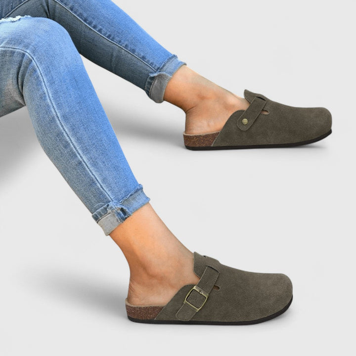 Λουκία - ανατομικά σανδάλια από σουέντ δέρμα